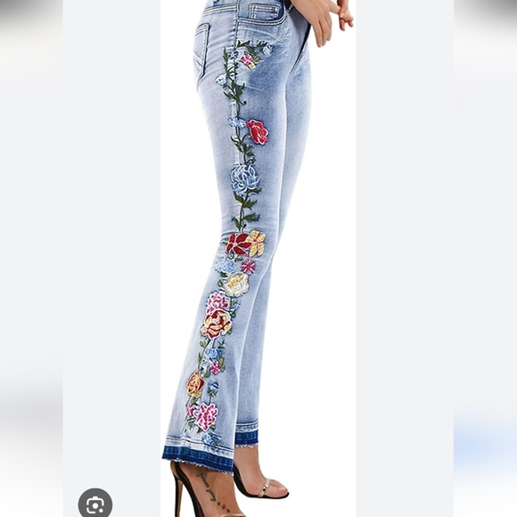 CHARTOU JEANS NWT SZ XXL. FLORAL EMBROIDERY. BELl Bottom. FLARE. Stretch - Picture 2 of 11